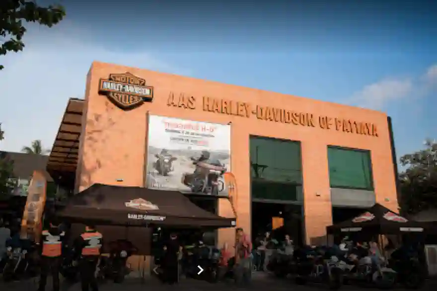 Polizei Identifiziert Ausländer, Die An Schießereien In Pattayas Harley-Davidson-Laden