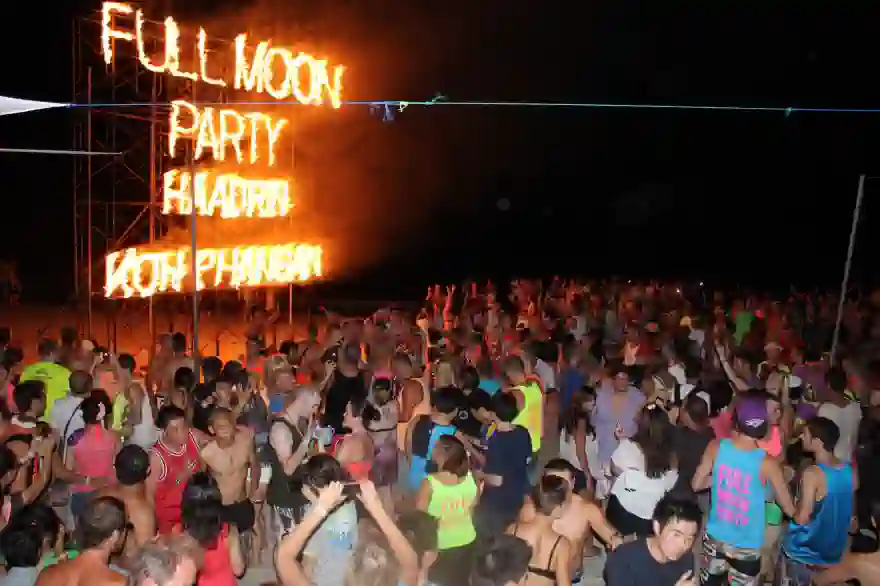 weitere Full Moon Party in Südthailand an