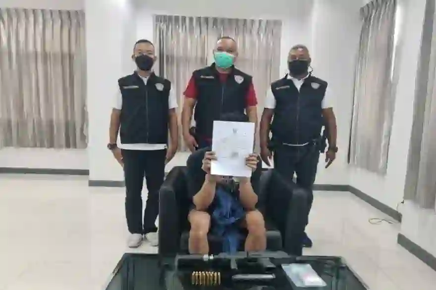 Mutmaßlicher Drogendealer Nach Flucht Im Raum Bangkok Festgenommen