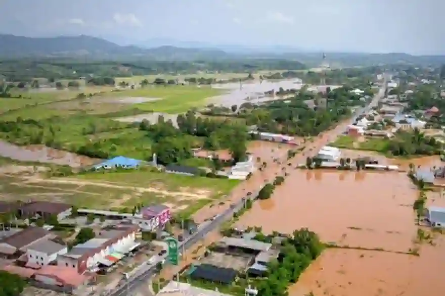 Überschwemmungssituation In Chiang Rai Verschlechtert Sich, Das Wasser In Chiang Mai Geht Zurück