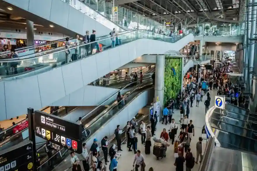 Flughafen BKK Meldet Eine Zunahme Der Flüge, Nachdem Der Thailand Pass Aufgehoben Wurde