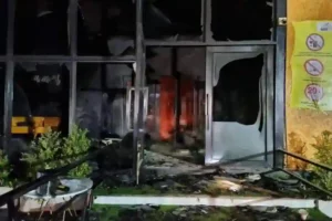 Video: Brand Im Nachtclub Chon Buri 13 Tote Und 40 Verletzte Menschen