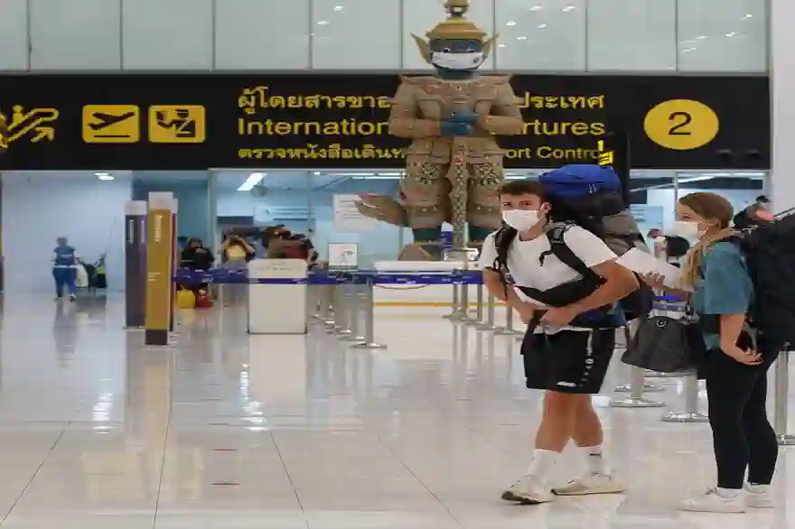 Thailands CCSA spricht über Touristenstatistiken, Visa bei der Ankunft und Isolation zu Hause