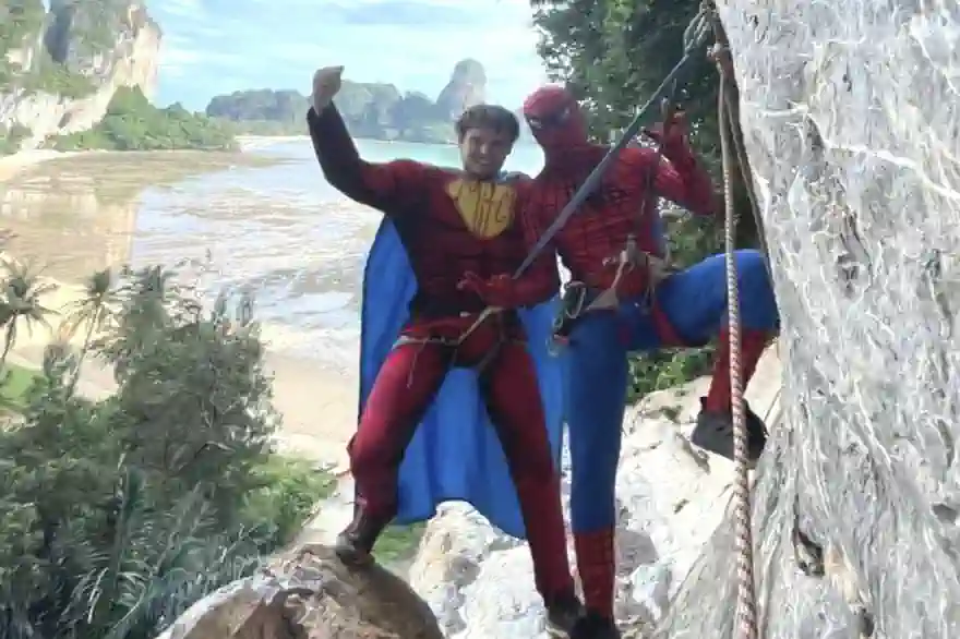 Spiderman Spinnt Ein Netz, Um Den Thailändischen Tourismus Zu Fördern