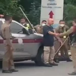 Wütender Amerikaner Zerstört Das Auto Eines Thailänders