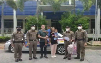 Zwei Ausländische Kinder In Pattayas Walking Street Gefunden