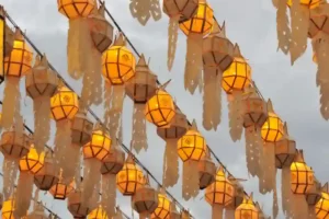 Feierlichkeiten Von Yi Peng Und Loy Krathong Nach Chiang Mai