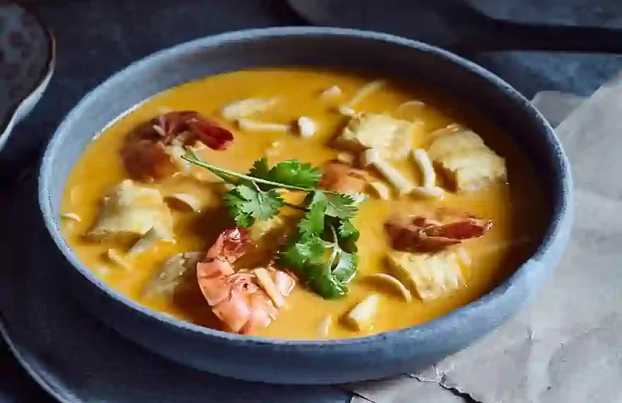 thai Tom-Yum-Suppe scharf essen