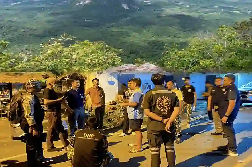 Deutscher Tourist springt plötzlich von der Krabi-Klippe
