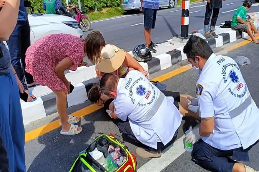 Phuket Konzentriert Sich Auf Ausländer, Die Motorradunfälle