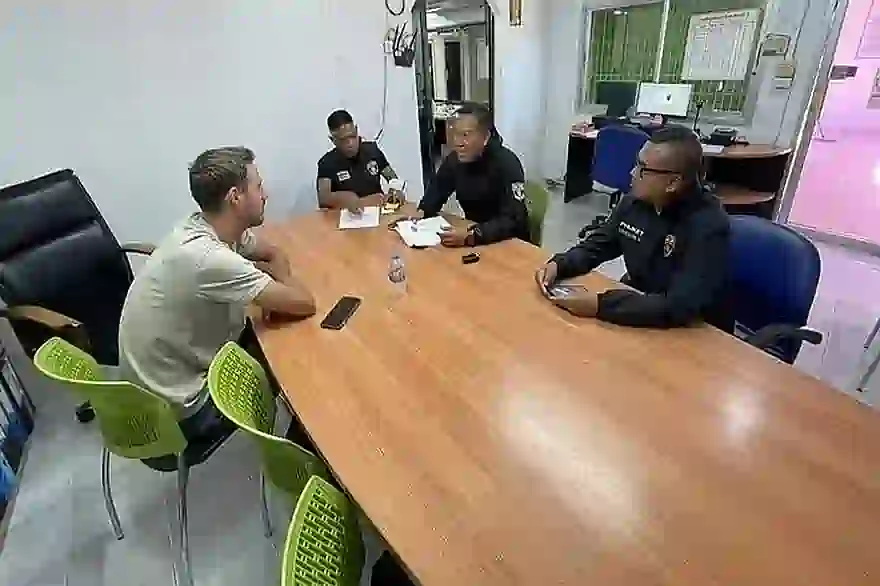 Polizei von Phuket nimmt einen Schweden wegen Drogenherstellung fest