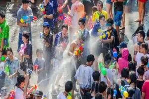 Songkran bringt Milliardeneinnahmen für Thailand