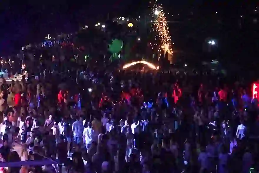 20.000 Touristen strömen zu Full Moon Party nach Koh Pha Ngan