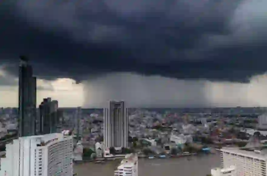 Gewitter treffen Thailand: Starke Regenfälle lösen Sturzflutwarnungen aus