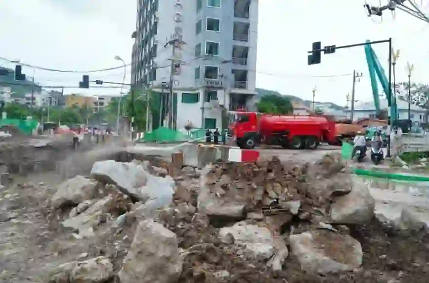 Nanai Road in Phuket wird wegen Erneuerung des Belags teilweise gesperrt