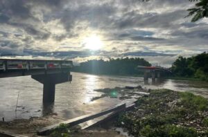 Brücke in Chiang Mai stürzte bei starkem Regen ein