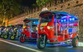Tuk-Tuk Fahrten und Thailands Eisenbahnwunder