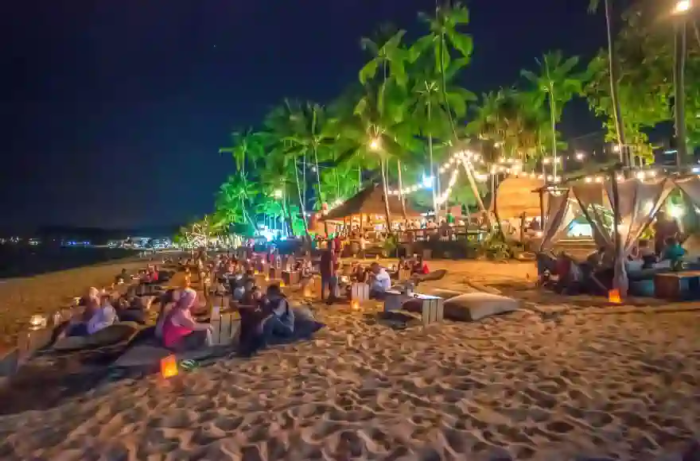 Beobachten Sie den magischen Sonnenuntergang auf Koh Samui von diesen Bars aus Beobachten Sie den magischen Sonnenuntergang auf Koh Samui von diesen Bars aus