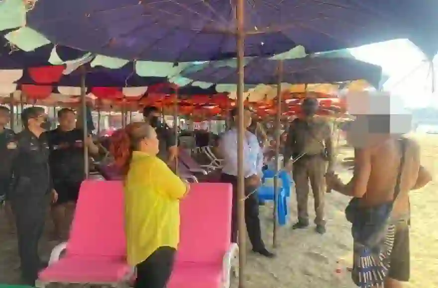 touristen verhaftet weil sie sich weigerten fuer strandliegen in pattaya zu bezahlen