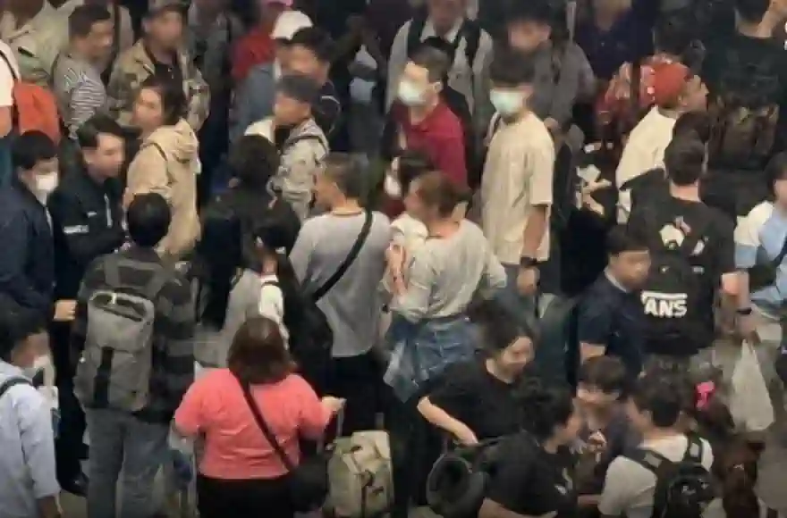 AOT und Einwanderungsbehörde gehen gemeinsam gegen Warteschlangen am Flughafen Suvarnabhumi vor
