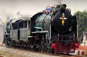 Fahrt mit historischen Dampfzügen von Bangkok nach Ayutthaya am 26. März