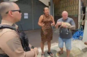 Thailändisch-britisches Paar rettet Welpe vor Missbrauch im Restaurant