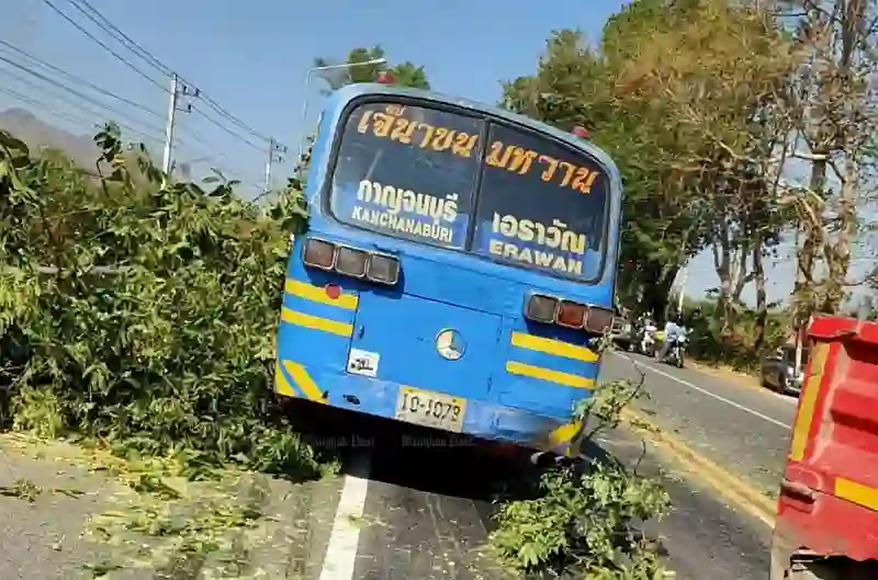 9 Touristen bei Busunglück in Kanchanaburi verletzt