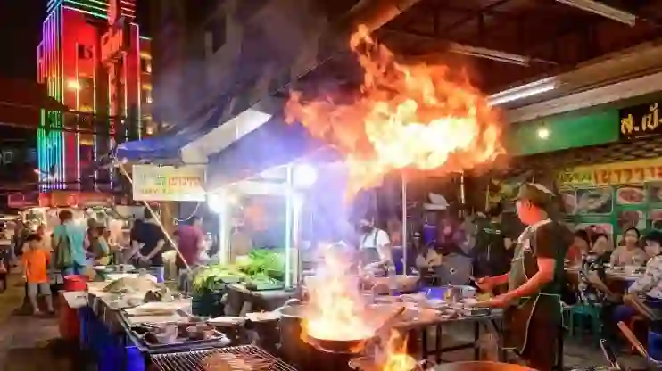 Nur knapp dahinter auf Platz zwei landet Bangkok ein beliebtes Ziel fuer Reisende aus aller Welt