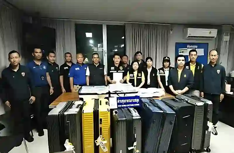 Ausländische Schmuggler am Flughafen Koh Samui gefasst