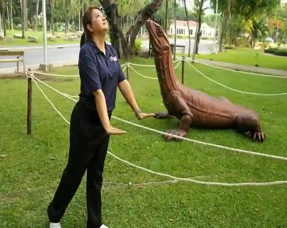 Riesige Waran-Statue lockt Menschenmassen in Bangkoker Park Öko-Symbol oder Touristen-Gag? Stadt wägt Zukunft der überlebensgroßen Hommage an beliebtes Reptil ab