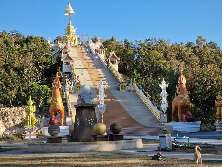 Thailands überbewertete Hotspots: Warum Sie den Menschenmassen aus dem Weg gehen sollten Mae Kampong oder Doi Saket