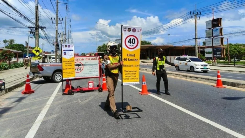 Russische Touristen führen Phukets Verkehrsstrafen im Jahr 2025 an phuket russian kontrolle