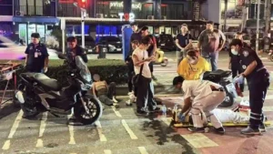 Polizei überprüft Videoaufnahmen, um ausländischen Fahrer und seinen Freund aufzuspüren