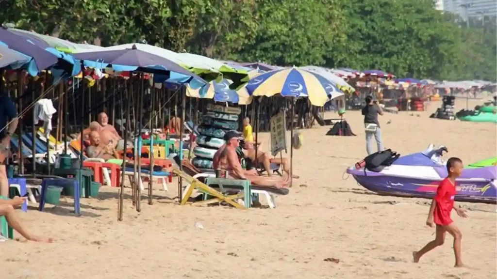 Das Rathaus will die Sicherheitsvorschriften verschärfen und Touristen vor illegalen Strand- und Wasseraktivitäten schützen