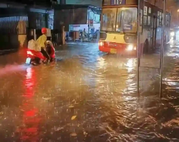 Warnungen herausgegeben, da Unwetter zu Störungen im Reise- und Alltagsleben führen könnten
